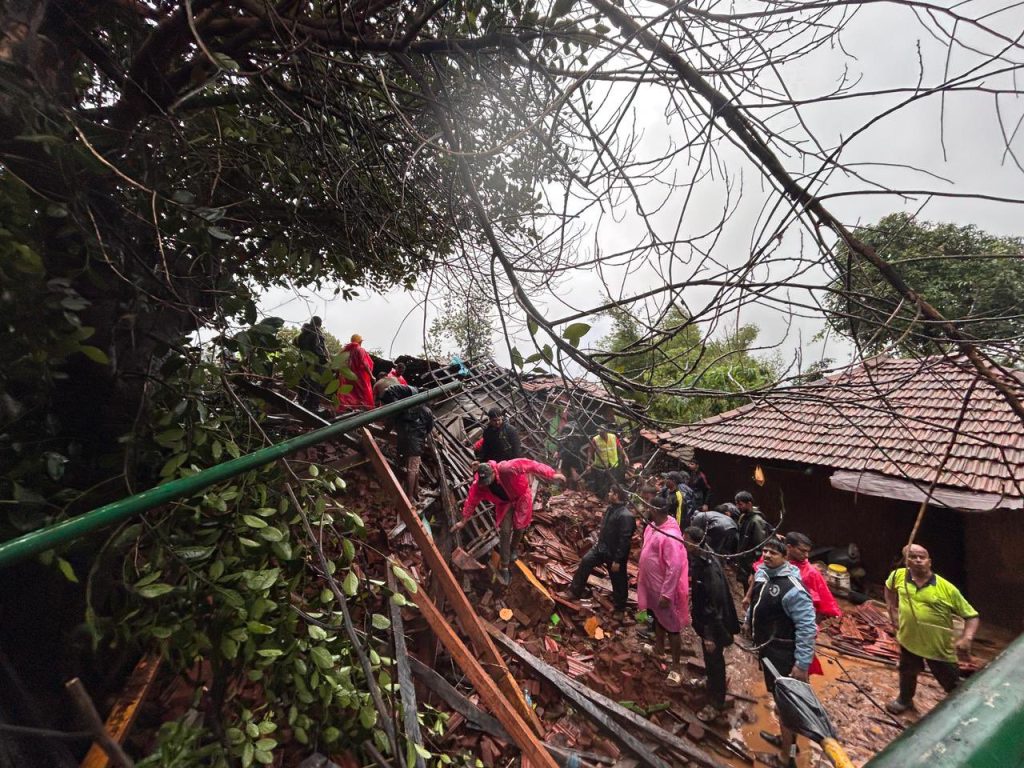 Raigad Khalapur Irshalgad Landslide latest news, repeat of Malin and Taliya, mountain collapsed on Irshalwadi-Irshalgad village, 5 people died, many people were trapped under mudslide, Chief Minister eknath shinde rushed to spot,