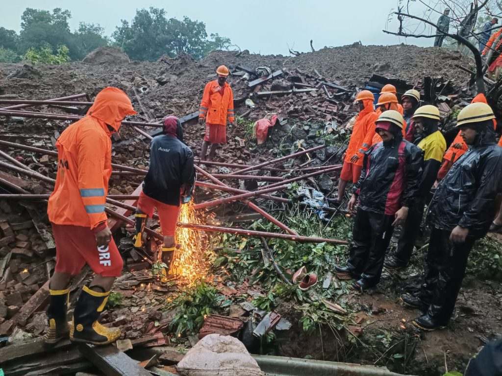 Raigad Khalapur Irshalgad Landslide latest news, repeat of Malin and Taliya, mountain collapsed on Irshalwadi-Irshalgad village, 5 people died, many people were trapped under mudslide, Chief Minister eknath shinde rushed to spot,