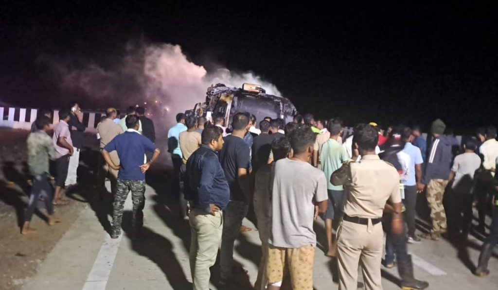 Buldhana Bus Accident, Akant of passengers is heart-wrenching, bus burnt down on Samrudhi highway, 26 lives were lost, Maharashtra was shaken, Buldhana Bus Accident latest update,