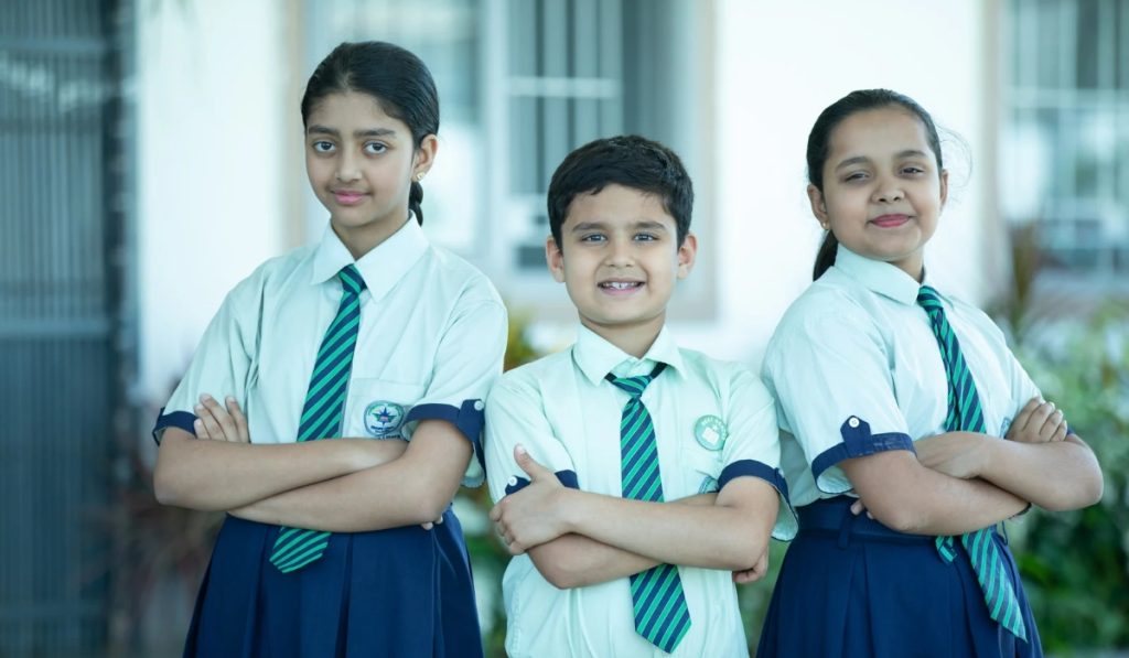 Maharashtra Government decision issued regarding the benefit of free uniform scheme as well as giving boots and socks to all students