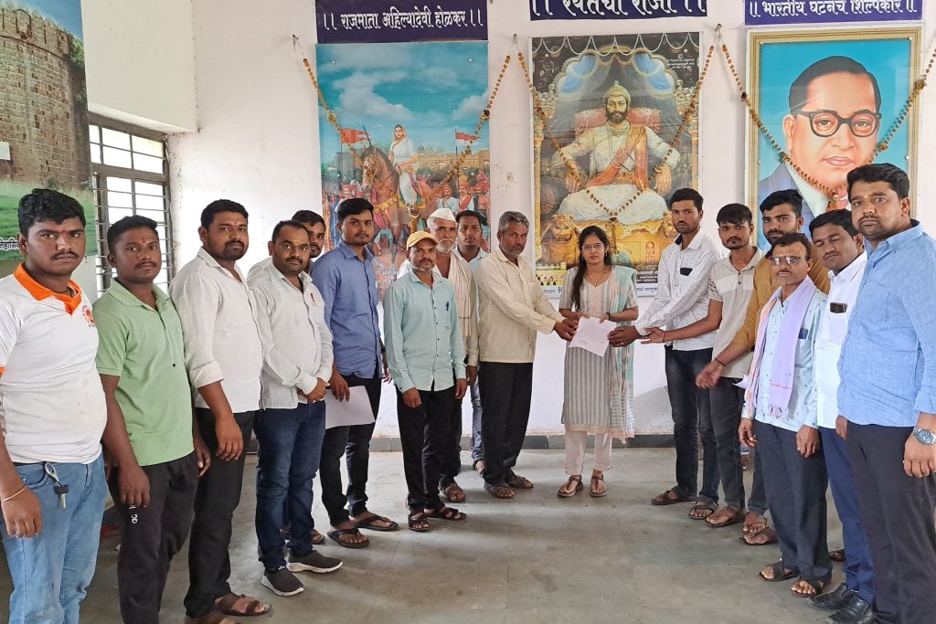 Shocking, Six-year-old girl dies due to carelessness of private doctor, Villagers aggressive against doctor prakash omase , Fakhrabad villagers demand legal action,