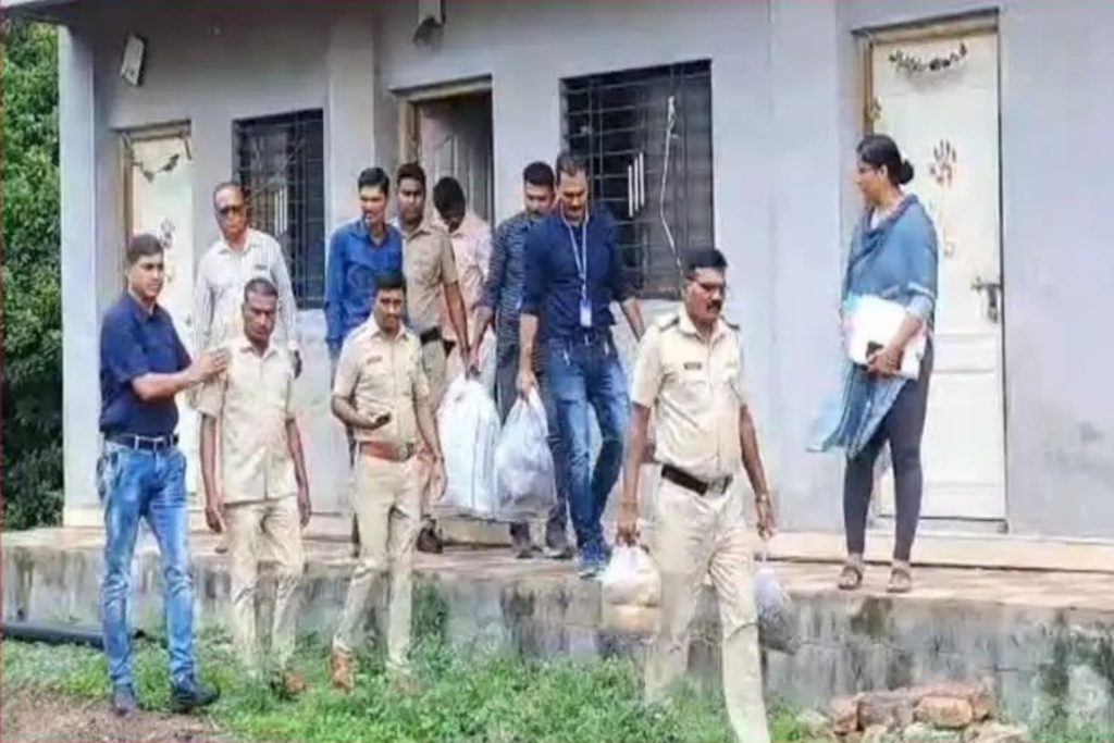 Ahmadnagar, 21 kg of ganja worth three lakh rupees seized in Shirdi, one arrested, three absconding,