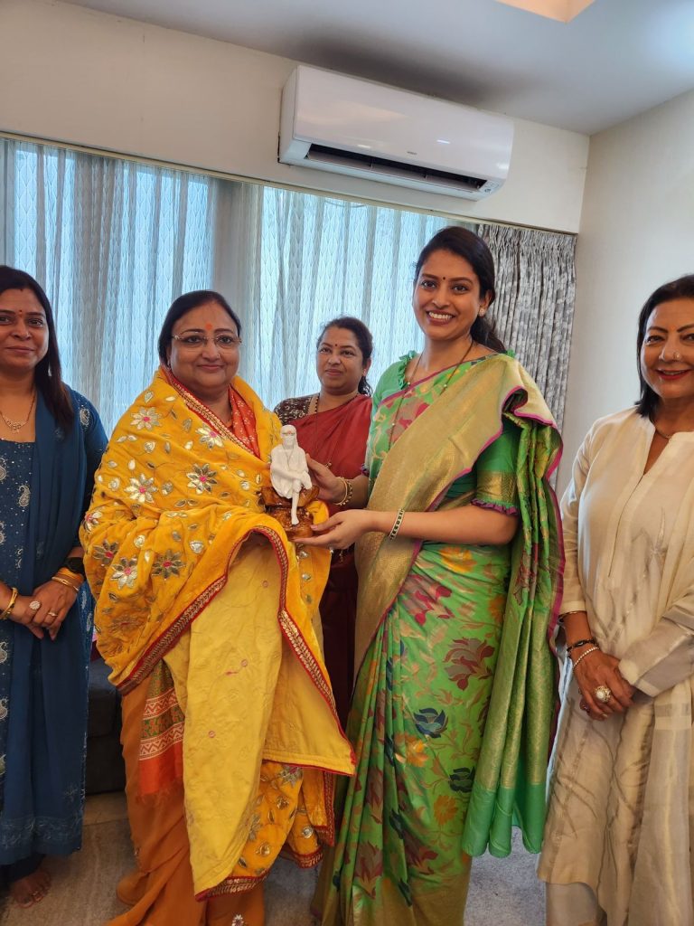 Dhanshree Vikhe Patil hosted Puranpoli feast For wifes of BJP leaders, many people including the wife of BJP National President were present,