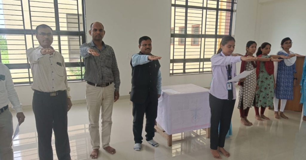 Jamkhed, Panchapran Oath at Halgaon College on the occasion of Revolution Day