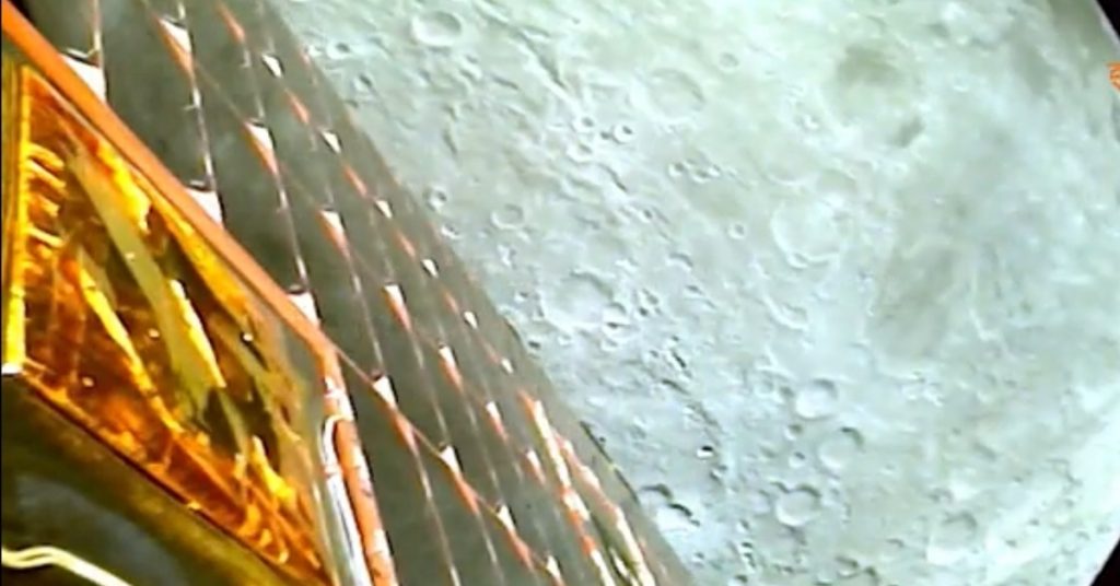 Moon as seen by Chandrayaan 3 spacecraft during Lunar Orbit Entry, Chandrayaan-3 sent pictures of moon surface, Istro released video, how does moon look like from camera of Chandrayaan-3? Look quickly,