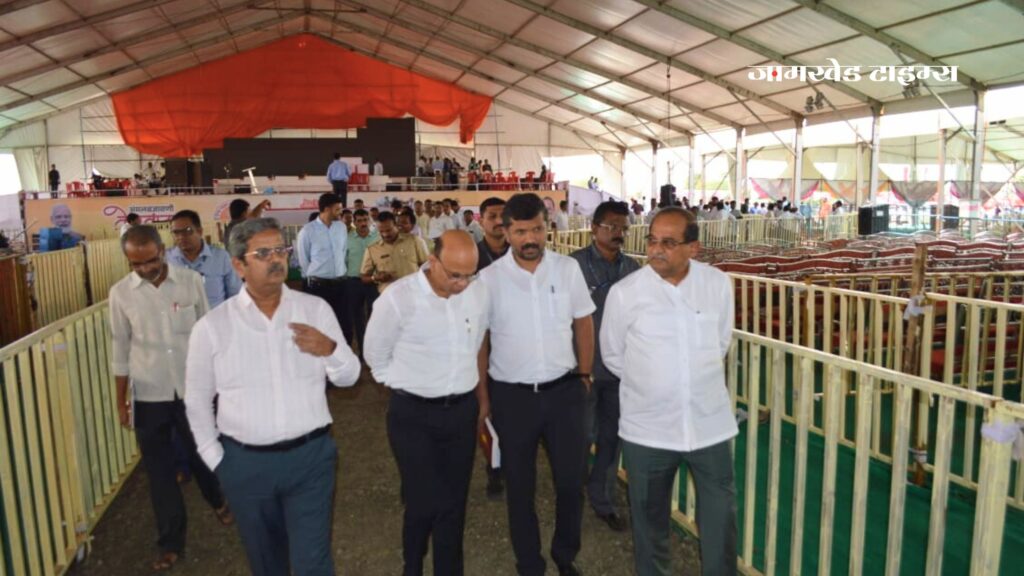 More than 30,000 beneficiaries will attend Shasan Aaplya Dari program to be held in Shirdi, administration has made strong plan, Guardian Minister Radhakrishna Vikhe-Patil inspected the event venue,