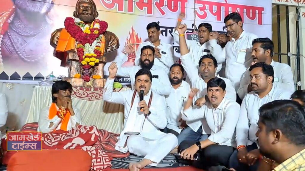 Manoj Jarange Patil has raised fight for your and our rights, for justice, for future, MLA Ram Shinde met Manoj Jarange Patil along with office bearers of Karjat-Jamkhed Constituency,