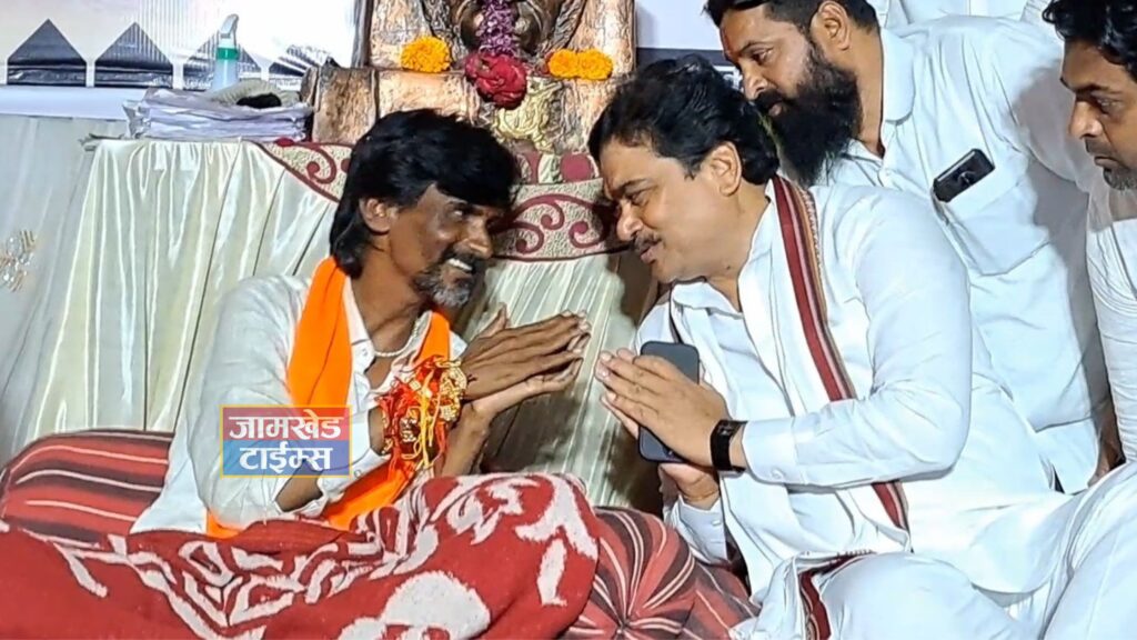 Manoj Jarange Patil has raised fight for your and our rights, for justice, for future, MLA Ram Shinde met Manoj Jarange Patil along with office bearers of Karjat-Jamkhed Constituency,