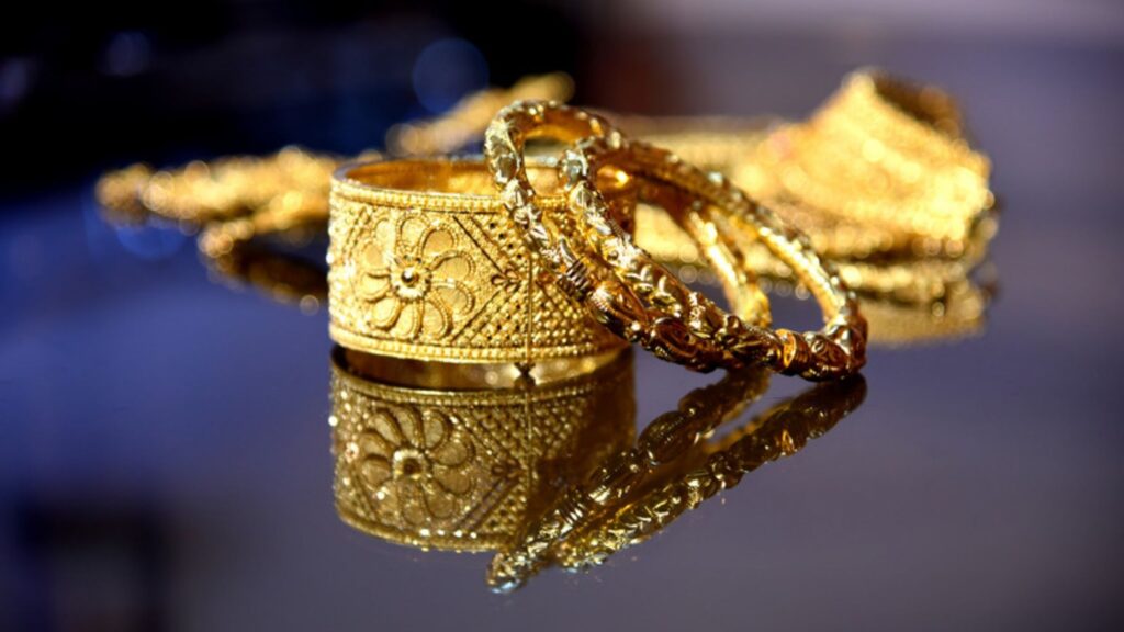 Gold Silver Rate Today, Gold and silver fell, Consumers flock to the bullion market