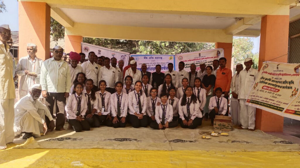 Karjat,Benwadi seminar on vineyard management, pomegranate cultivation technology and disease control was concluded,