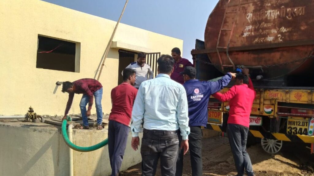 Due to the efforts of Tehsildar Ganesh Mali water shortage in Halgaon Agriculture College has been removed, jamkhed latest news today,