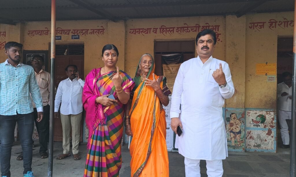 Lok Sabha Elections 2024, Ahmednagar South Lok Sabha Constituency, MLA Prof. Ram Shinde exercise his right to vote.
