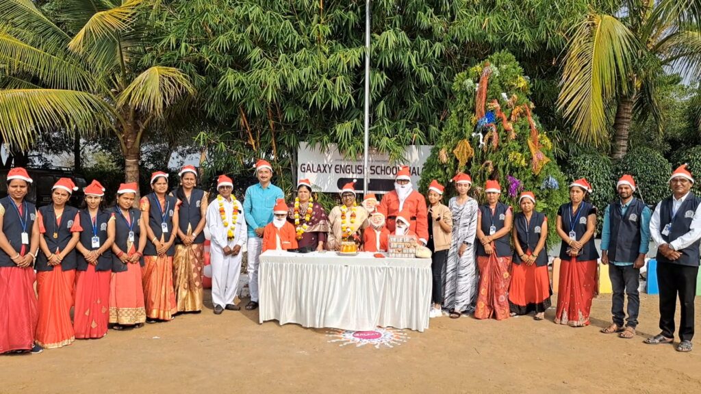 Christmas 2024, Galaxy English School's work of maintaining equality among all religions is commendable - Dr Shobha Arole, jamkhed news today, Christmas is celebrated with enthusiasm at Galaxy English School,