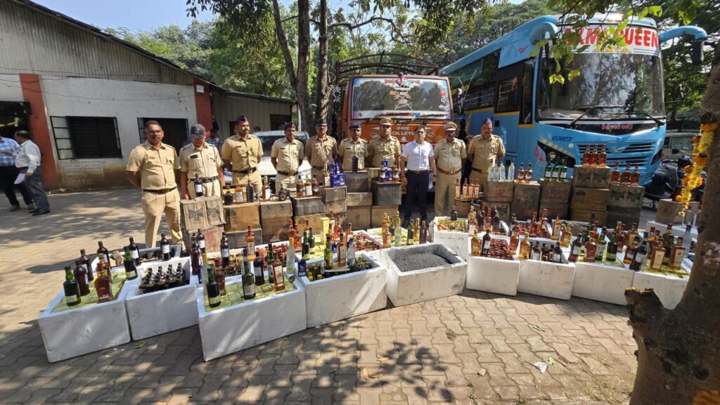 Pune breaking, Excise Department raid in Maharashtra, On New Year's Eve, maharashtra Excise Department's big operation on Goa-made liquor smuggling, liquor stock worth 1 crore 20 lakh seized,Thirty First, Happy New Year 2025
