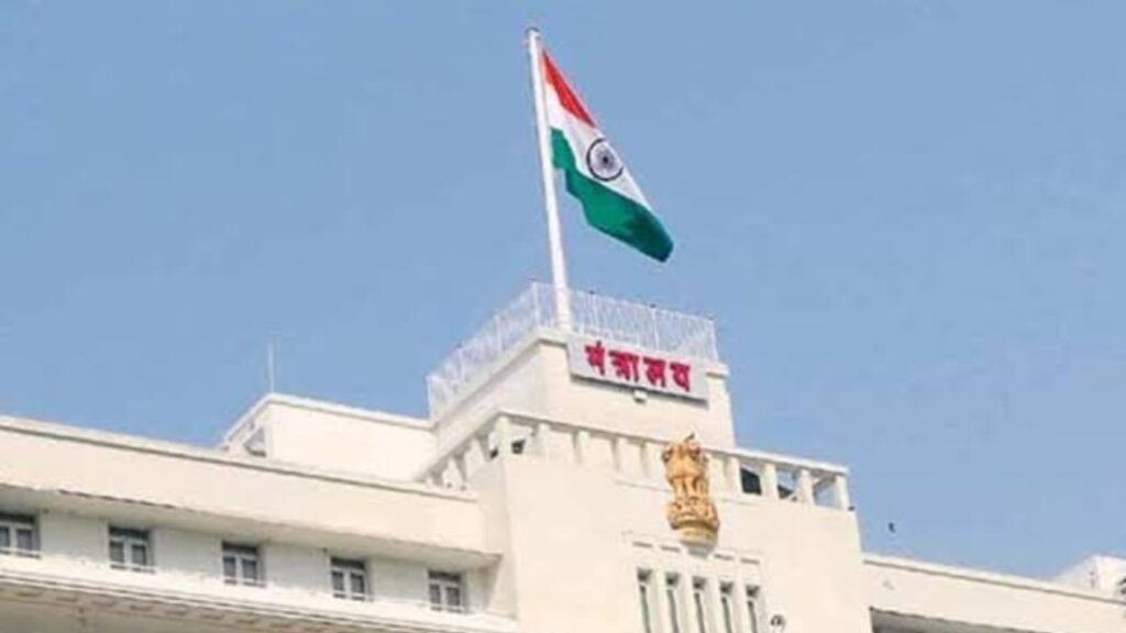 IAS Transfer Maharashtra Today, 8 IAS officers transferred in Maharashtra, S Naveen Sona appointed as Principal Secretary to Deputy Chief Minister Eknath Shinde