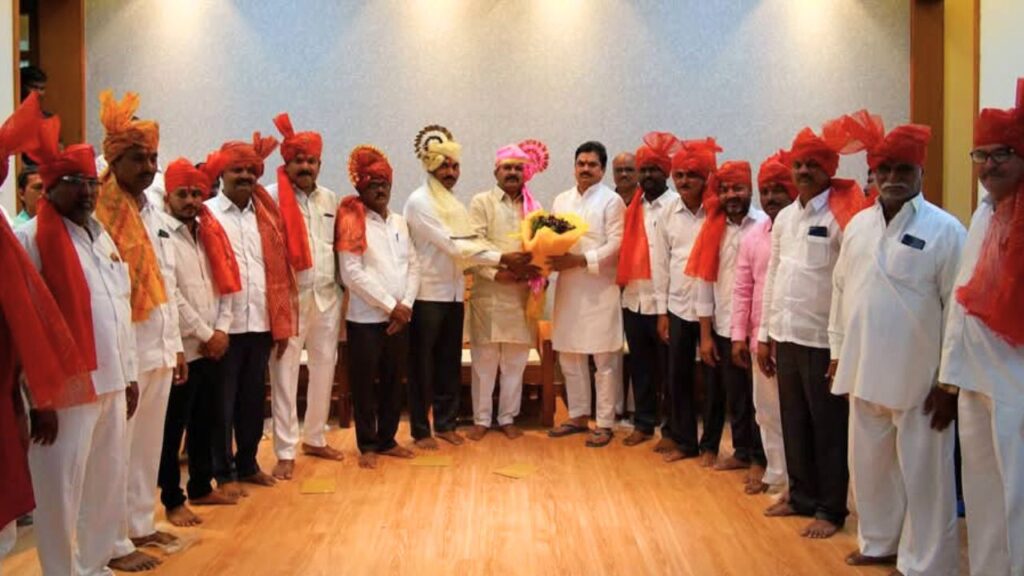 Sharad Pawar groups MLA Narayan patil meet Sabhapati Ram Shinde, discuss behind closed doors for half an hour, stirs up maharashtra politics