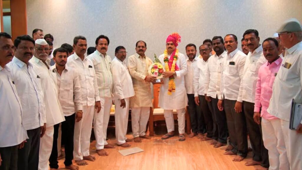 Sharad Pawar groups MLA Narayan patil meet Sabhapati Ram Shinde, discuss behind closed doors for half an hour, stirs up maharashtra politics