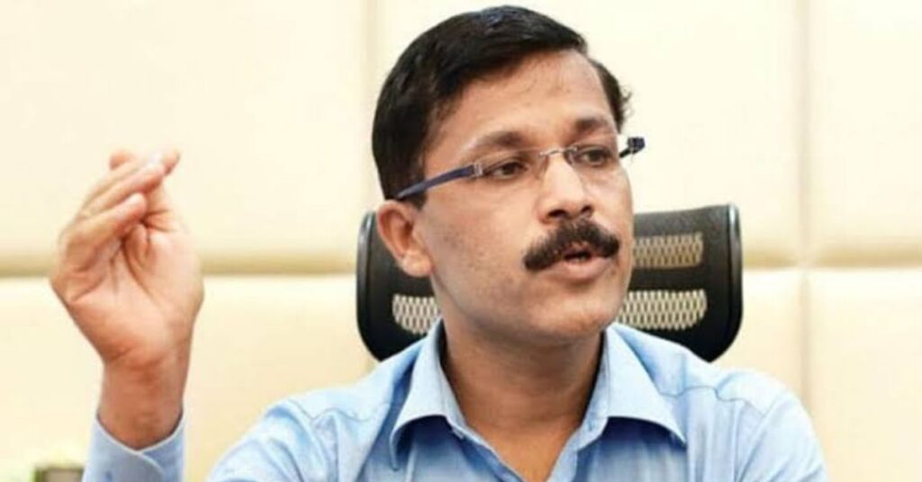 IAS Transfers Maharashtra 2025, 24 transfers in 20 years, IAS Tukaram Munde transferred to the Divyang Welfare Department, 