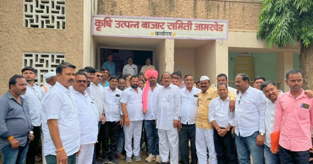 Jamkhed, Three deputy chairmen in three years, first number goes to Nandkumar Gore, Ram Shinde's equal opportunity for all formula solved the dilemma of the deputy chairmanship of the market committee, BJP's single-handed power over Jamkhed market committee, 