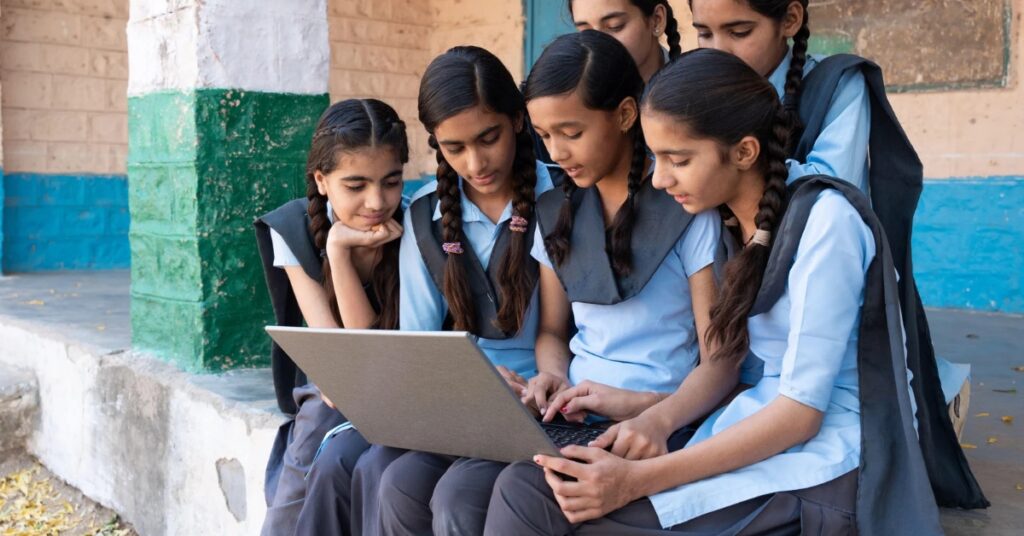 Breaking News,Holiday decision announced in many districts of Maharashtra, holiday in which district? Know in detail, shaskiya sutti 2025 maharashtra