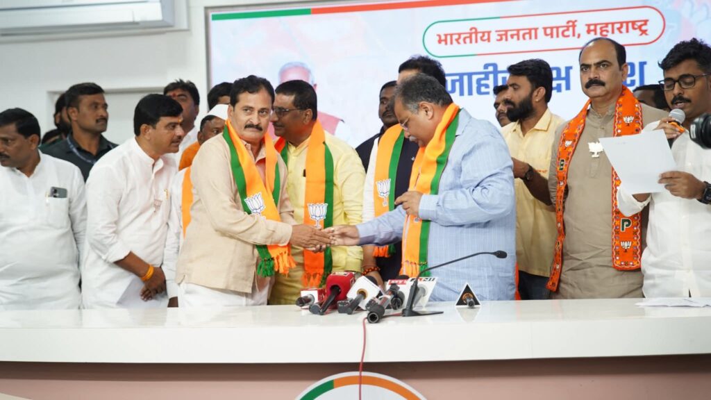Rajendra Pawar, RD Group's Sarvesarva Rajendra Pawar join BJP, BJP's strength increases in Jamkhed, karjat jamkhed latest news, ram shinde vs Rohit Pawar, 