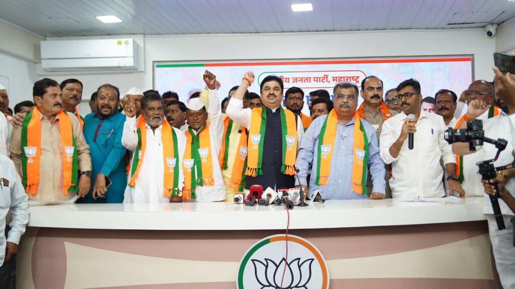 Rajendra Pawar, RD Group's Sarvesarva Rajendra Pawar join BJP, BJP's strength increases in Jamkhed, karjat jamkhed latest news, ram shinde vs Rohit Pawar, 