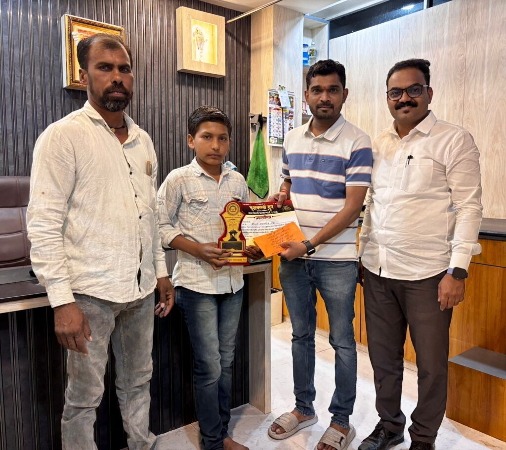 Raigad to Sinhagad, Build Fort competition , Spontaneous response from 55 contestants, Shivkal comes alive in Chapadgaon, karjat jamkhed news today,  