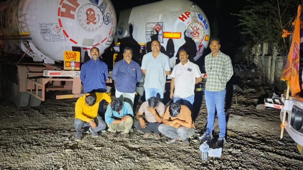 Gas Refilling Racket, Game of Death was going on in hotel parking, Goods worth 2 crore 1 lakh including 57 tons of gas seized, LCB action, ahilyanagar news today,  