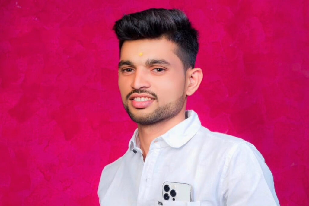 Heart-stopping incident, Two-wheeler plunges into pothole on bridge in dark, 25-year-old youth balaji pagire from Jamkhed dies, accident news today,