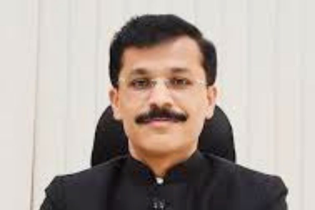 Tukaram Mundhe's photo to be displayed in every home in Kurha village, Gram Sabha passes unanimous resolution, Jalgaon, Muktainagar, Kurha Gram Panchayat,