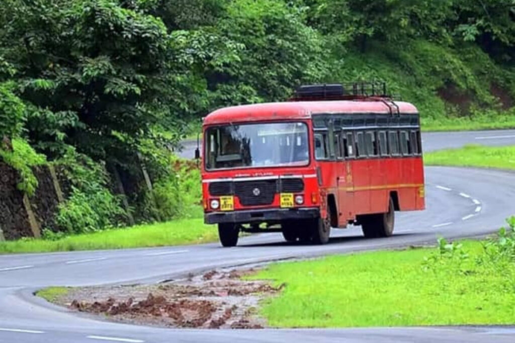 shocking incident st bus drunk man urinates disabled woman karanji pathardi ahilyanagar